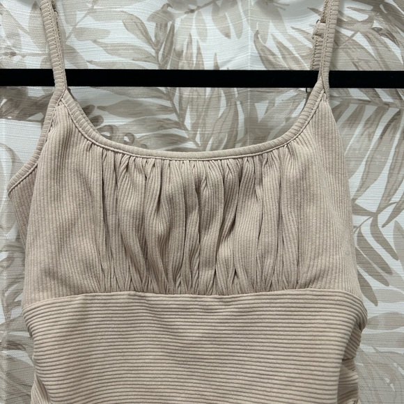 Princess Polly spaghetti strap crop top - Picture 2 of 6